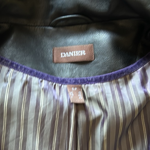 Danier Size S leather jacket - Picture 5 of 5